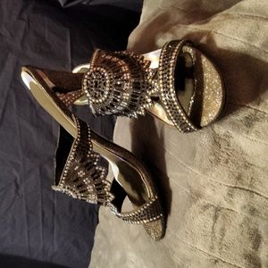 Diamond , white, & black Sparkle Sandals, Size 9 and heel is 3" tall